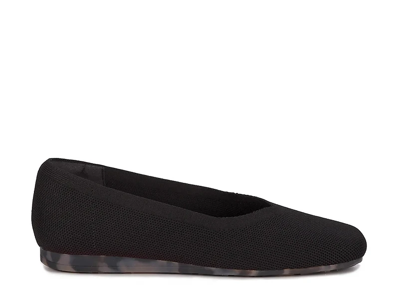 Niki Flat