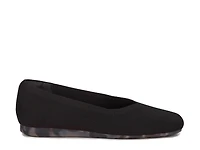 Niki Flat
