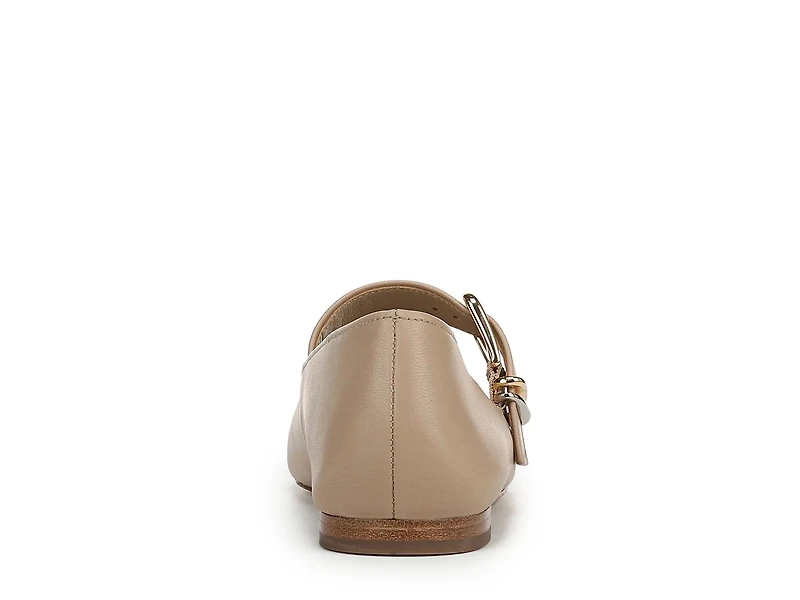 Daniela Mary Jane Flat