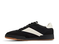Ashwin Sneaker