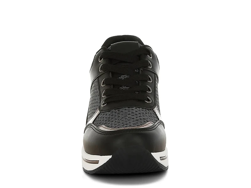 Vespera Sneaker