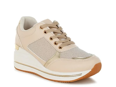 Vespera Sneaker