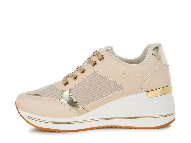 Vespera Sneaker
