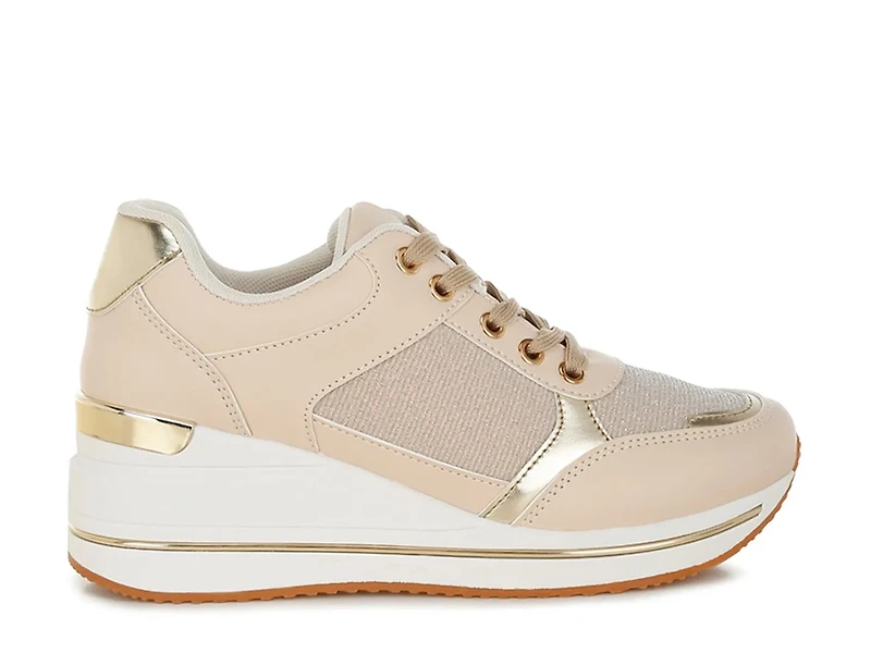 Vespera Sneaker