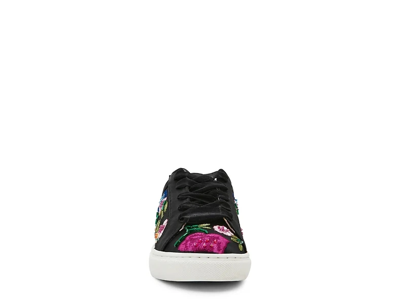 Jayla Sneaker