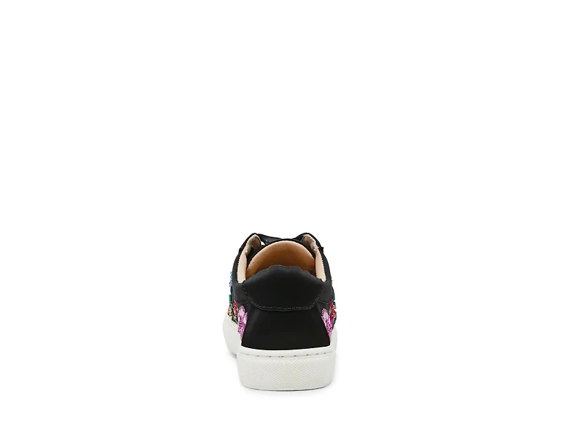 Jayla Sneaker