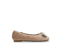 Giselle Flat