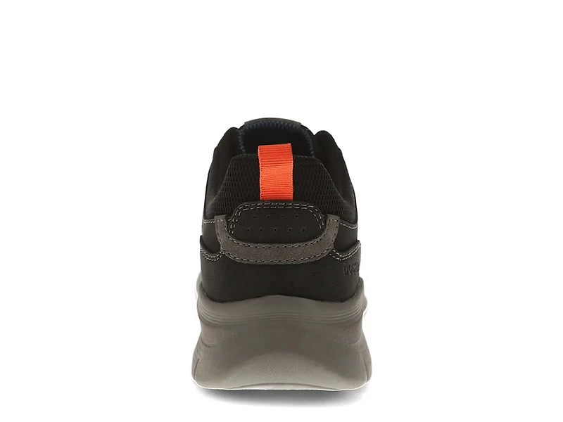 Pivot Sneaker