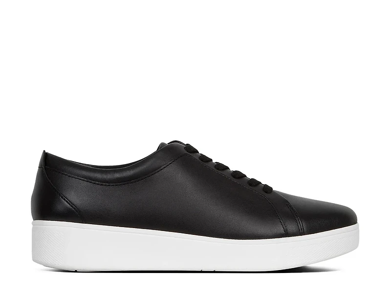 Rally Sneaker