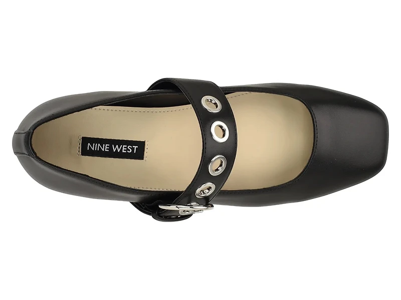 Kebba Mary Jane Flat