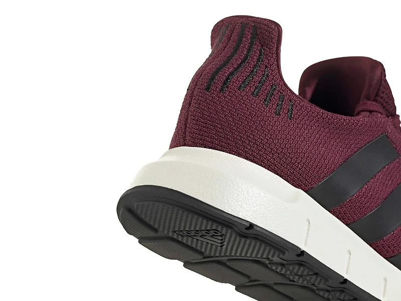 Swift Run 1.0 Sneaker