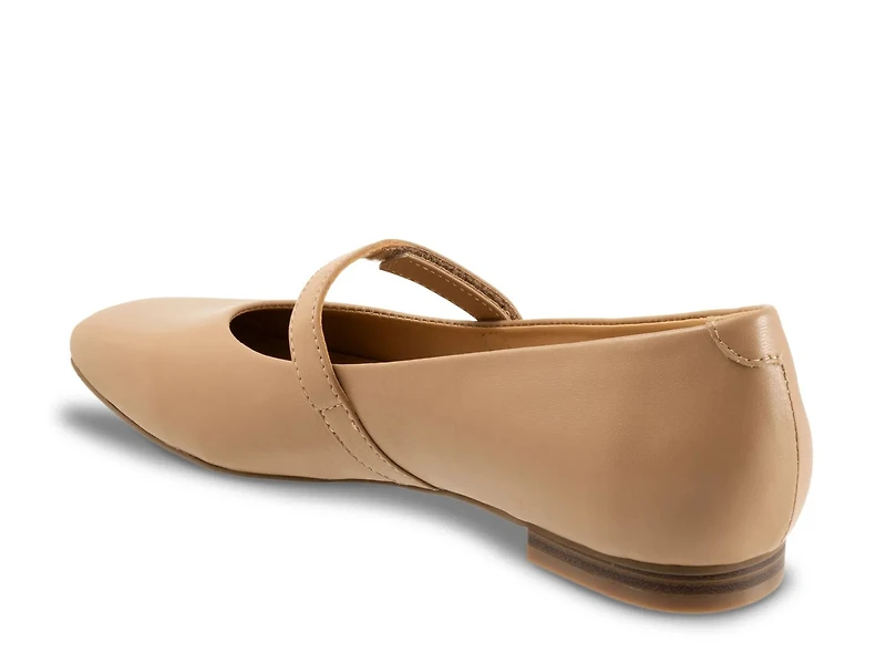 Hazel Mary Jane Flat