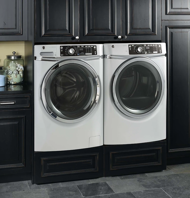 4.9 DOE Cu. Ft. White Front Load Steam Washer