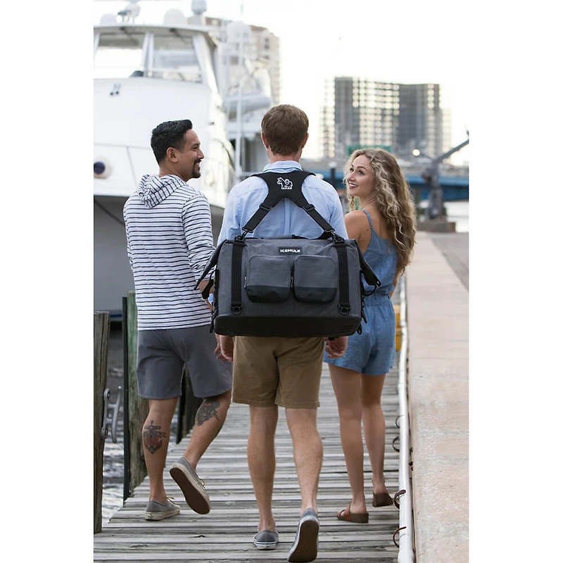 Traveler (35L) - Snow Grey - OPEN BOX