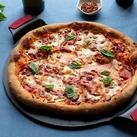 15 inch Seasoned Cast Iron Pizza Pan with Silicone Grips