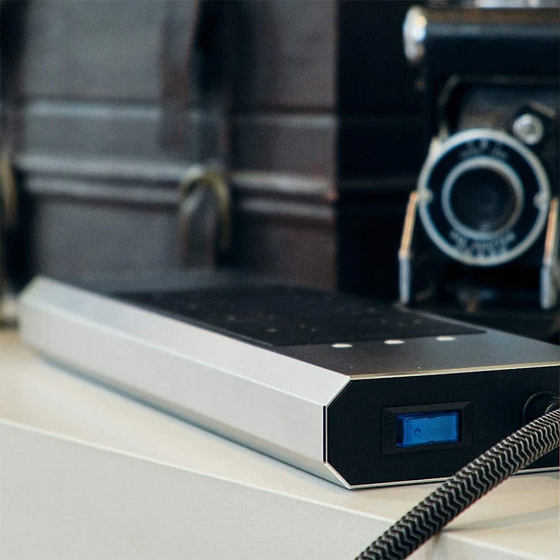 VII Series Power -Outlet w/ Omniport USB & 45W PD