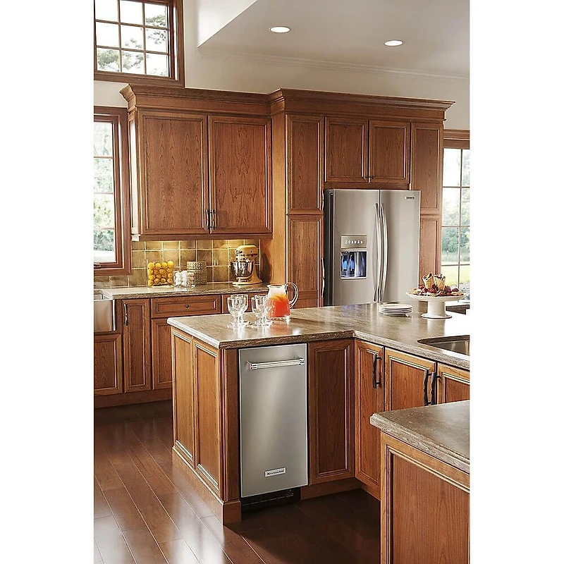 15 inch 22.8 lb. Stainless Freestanding Icemaker