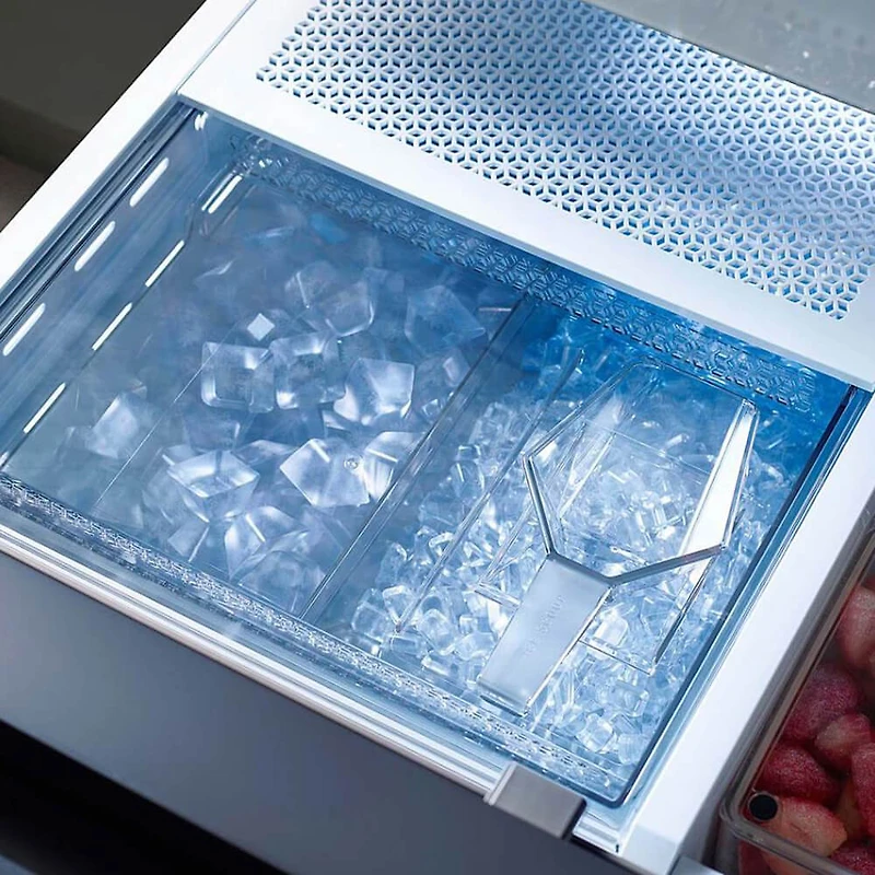 29 Cu. Ft. Bespoke White Glass 4-Door French Door Refrigerator