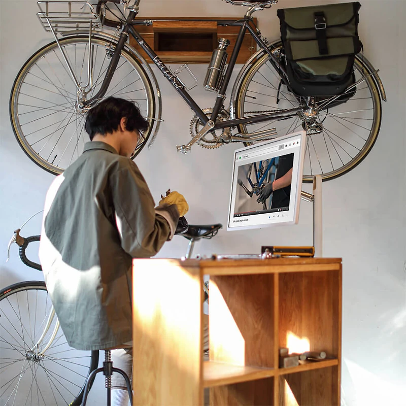 27 inch StanbyME LED Full HD Touch Screen Smart TV