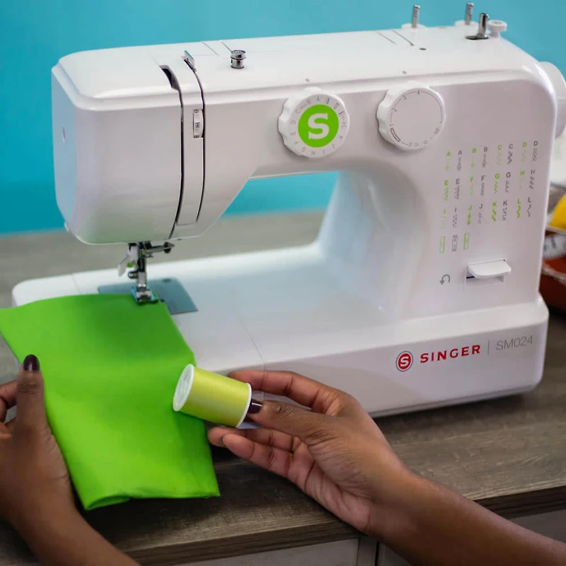 SM024 Sewing Machine Green - Recertified