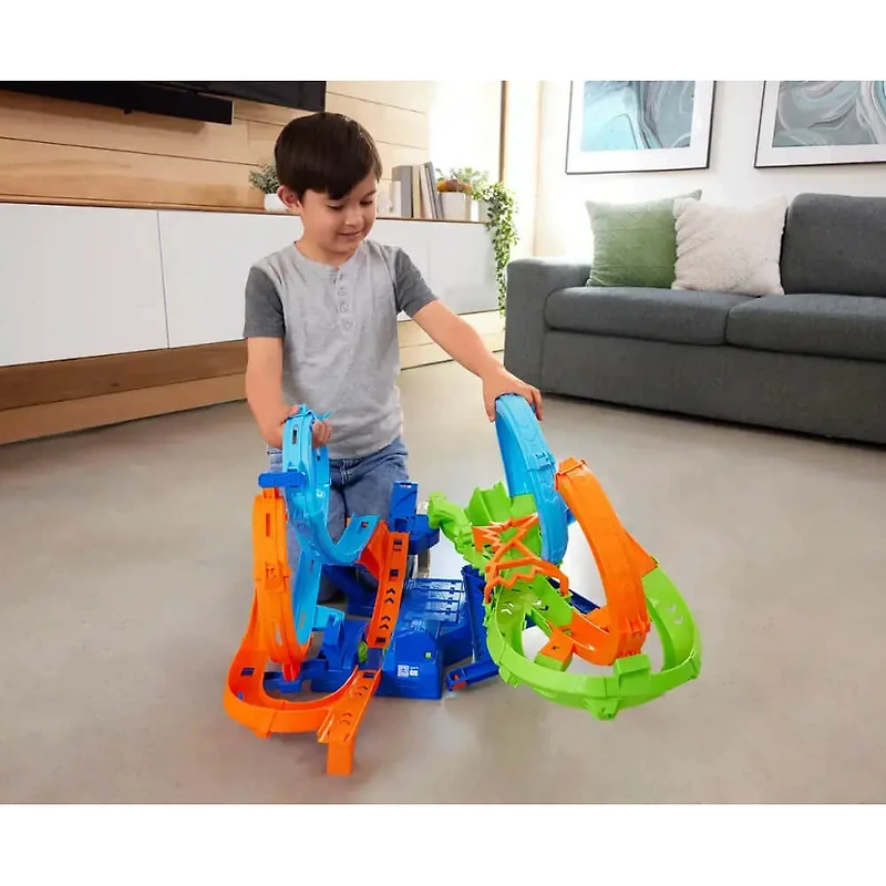Hot Wheels Action 4-Loop Crash Out Track Set