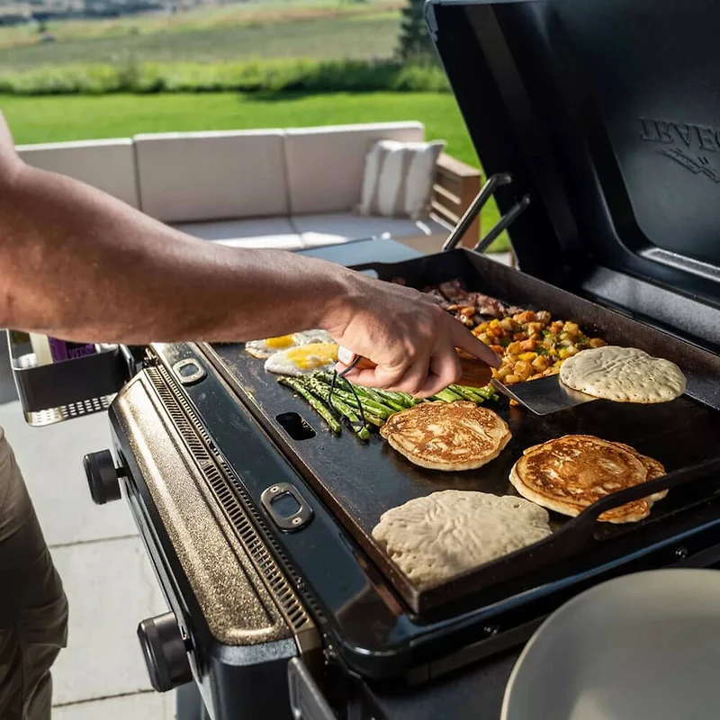 Flatrock 2 Zone Griddle Liquid Propane Grill