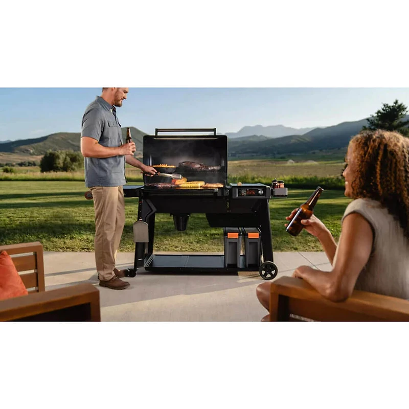 Woodridge Pro Black Pellet Grill