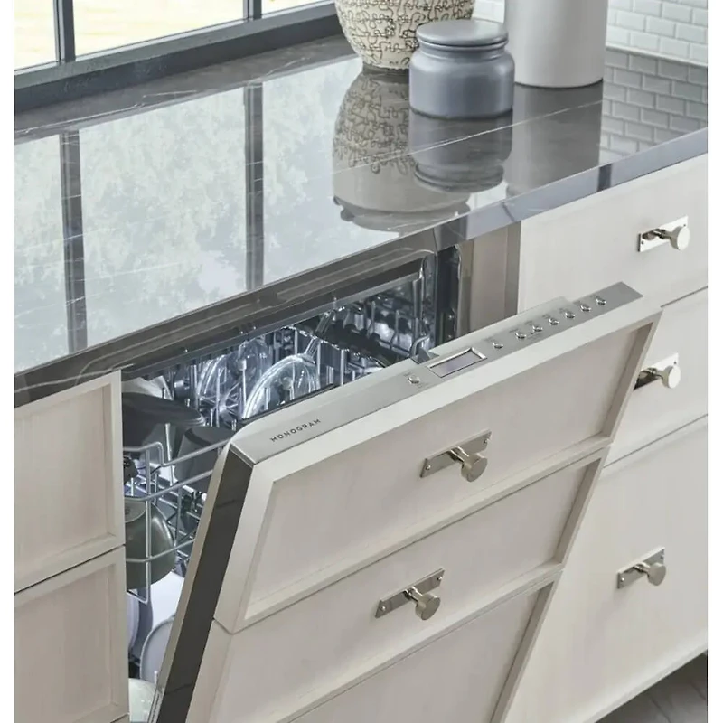 39 dBA Stainless Top Control Built-In Smart Dishwasher