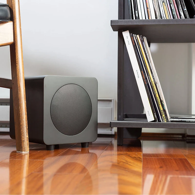 8 inch Sealed Powered Subwoofer - Black