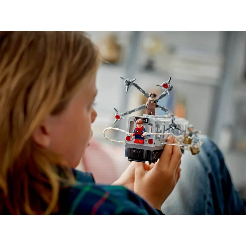 Marvel Spider-Man VS Doc Ock Subway Train Scene