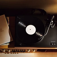 Semi-Automatic Direct-Drive Turntable - Black