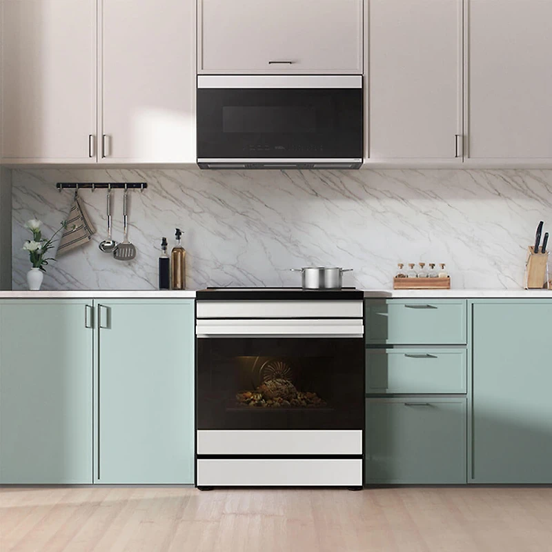 6.3 Cu. Ft. Bespoke White Glass Slide-In Convection Smart Induction Range