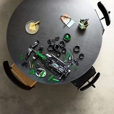 Technic Aston Martin Aramco AMR25 F1 Car