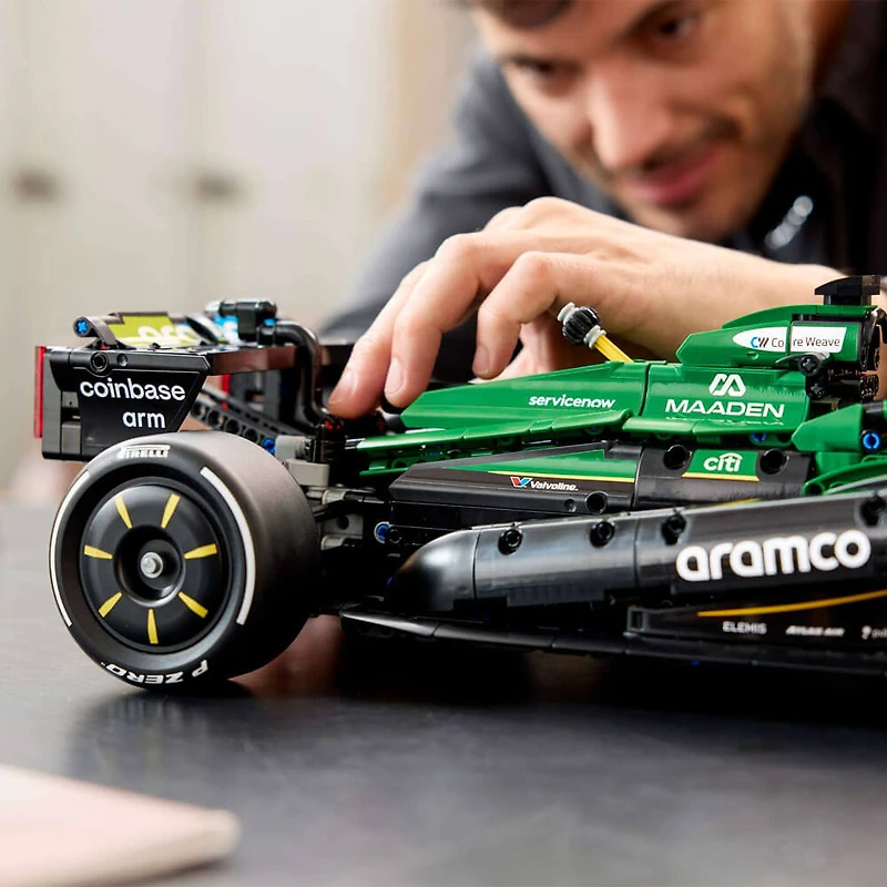 Technic Aston Martin Aramco AMR25 F1 Car