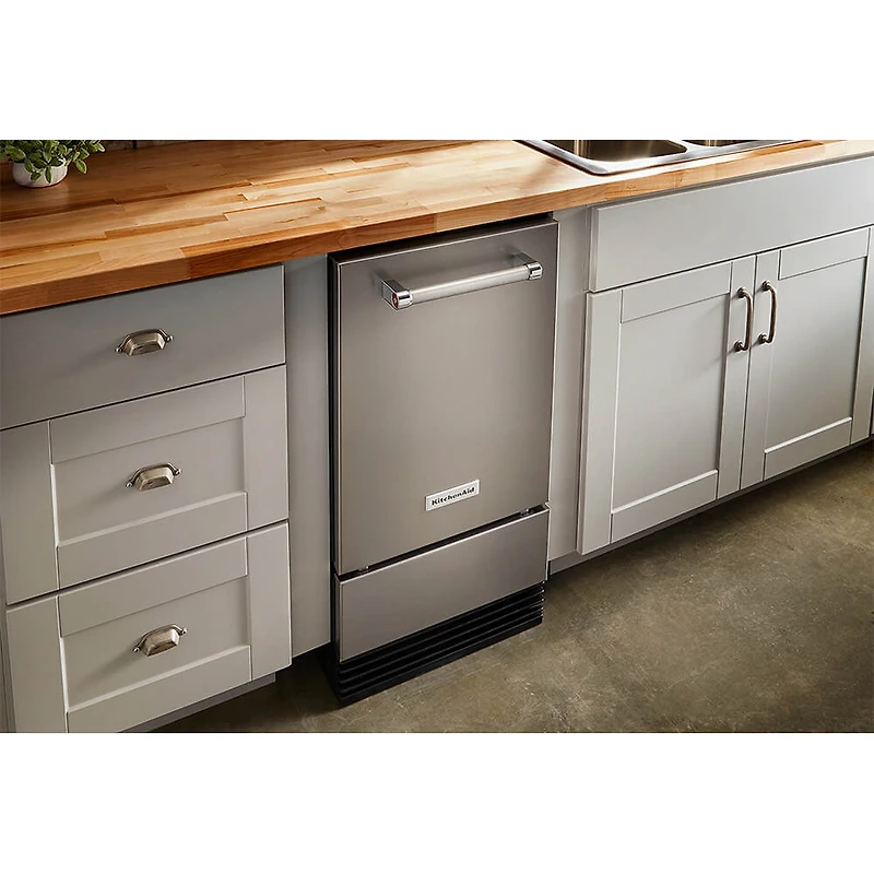 18 inch Automatic Ice Maker with PrintShield™ Finish