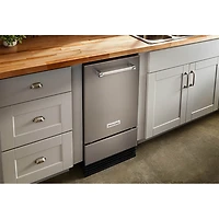 18 inch Automatic Ice Maker with PrintShield™ Finish