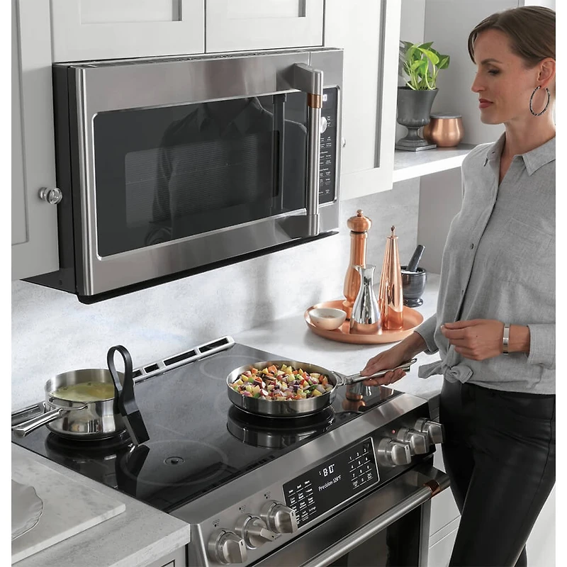30 inch Stainless Smart Induction and Convection Range with In-Oven Camera