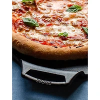15 inch Seasoned Cast Iron Pizza Pan with Silicone Grips