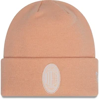 Bonnet en tricot à revers de couleur saisonnière AC Milan New Era rose pour homme