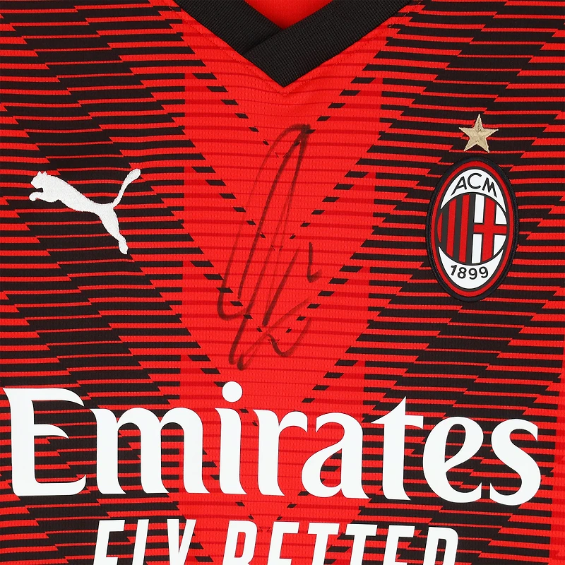 Maillot réplique Puma rouge autographié par Zlatan Ibrahimovic de l'AC Milan 2023-24 - Signature sur le devant