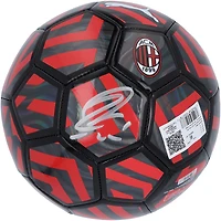 Ballon de football Puma avec logo rouge autographié par Zlatan Ibrahimovic de l'AC Milan