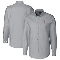 Chemise à manches longues boutonnée en Oxford stretch, couleur anthracite, avec logo des anciens élèves de l'Alabama Crimson Tide, la marque Cutter & Buck.