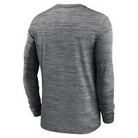 T-shirt à manches longues Nike Alabama Crimson Tide 2025 Sideline Velocity Dri-FIT pour homme, couleur charbon