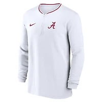 Haut à manches longues et demi-zip Nike Alabama Crimson Tide 2024 Sideline Coach Performance pour homme