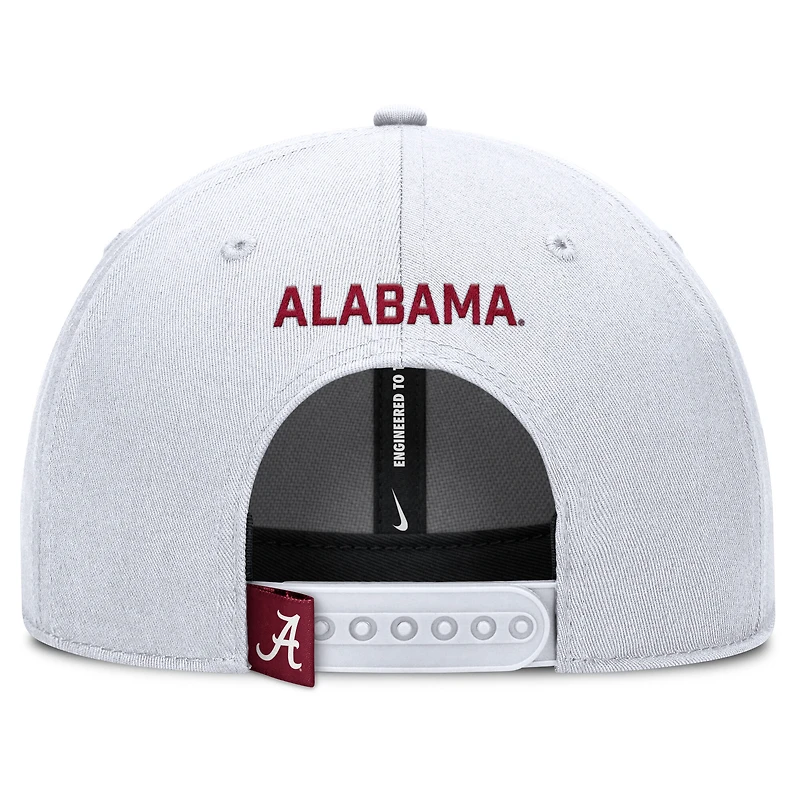 Casquette ajustable Nike Alabama Crimson Tide 2025 On-Field Rise Performance pour homme, blanche