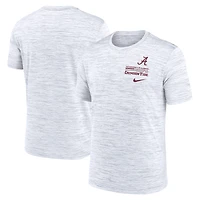 T-shirt Nike Performance Velocity Stacked Alabama Crimson Tide pour homme, blanc