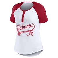 WEAR by Erin Andrews T-shirt blanc Alabama Crimson Tide Baseball Logo Raglan Henley pour femmes