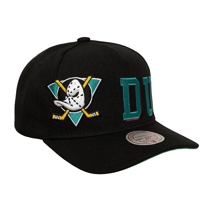 Casquette ajustable Mitchell & Ness Pro Pinch noire avec logo Busted des Ducks d'Anaheim pour homme