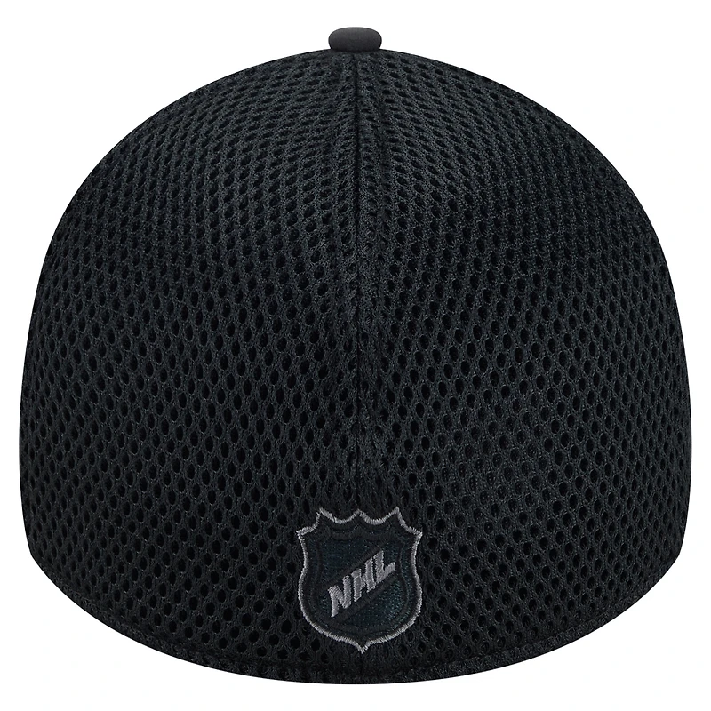 Men's New Era  Black Anaheim Ducks Blackout 39THIRTY Flex Fit Hat