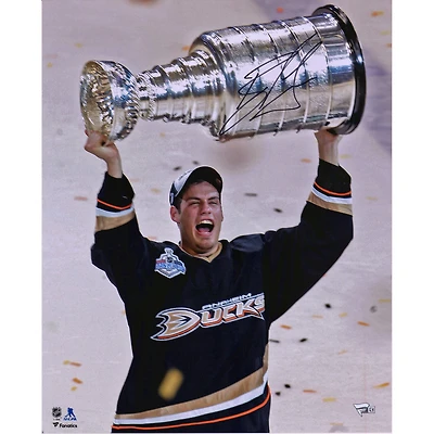 Photo autographiée de Ryan Getzlaf (Anaheim Ducks) - 40,6 x 50,8 cm (16 x 20 pouces) - Levée de la Coupe